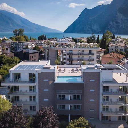 Aris Apartments & Sky Pool - Tonelli Hotels - Adult Friendly 加尔达湖滨 外观 照片