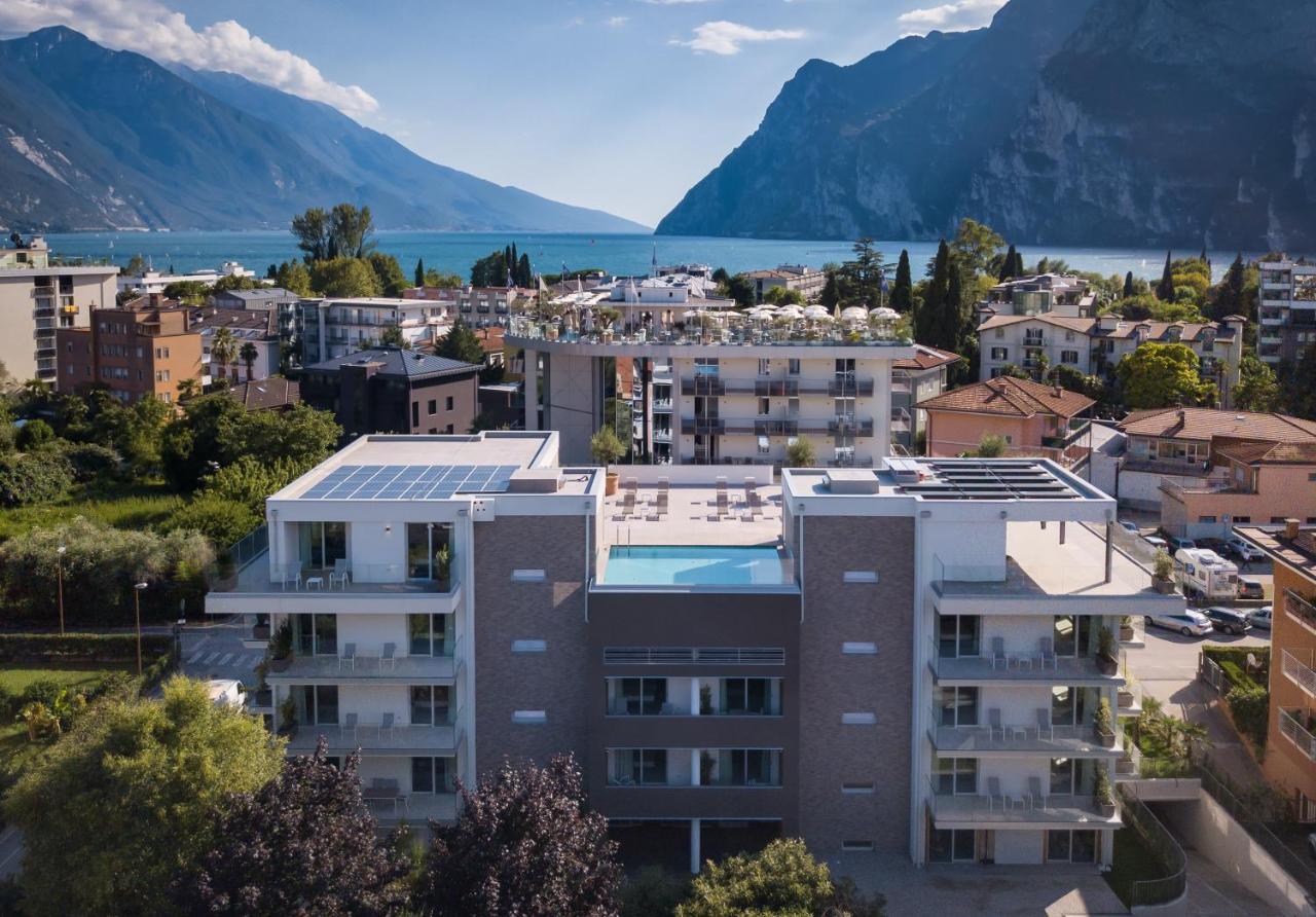 Aris Apartments & Sky Pool - Tonelli Hotels - Adult Friendly 加尔达湖滨 外观 照片