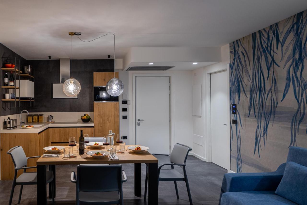 Aris Apartments & Sky Pool - Tonelli Hotels - Adult Friendly 加尔达湖滨 外观 照片