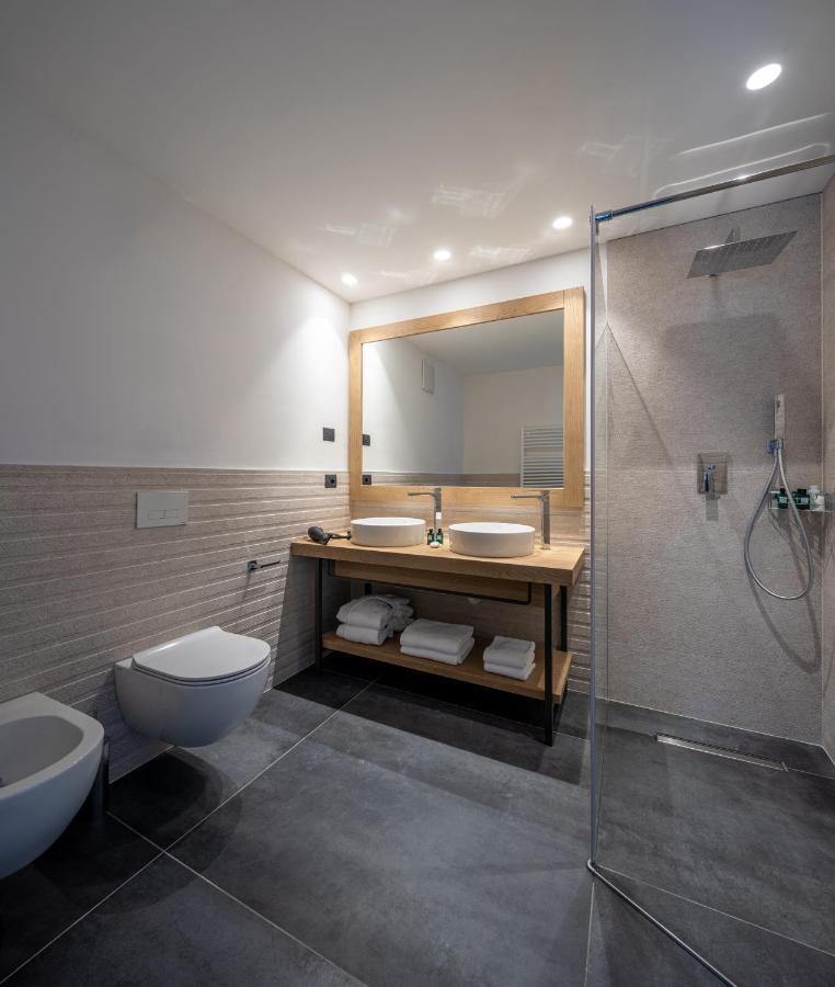Aris Apartments & Sky Pool - Tonelli Hotels - Adult Friendly 加尔达湖滨 外观 照片