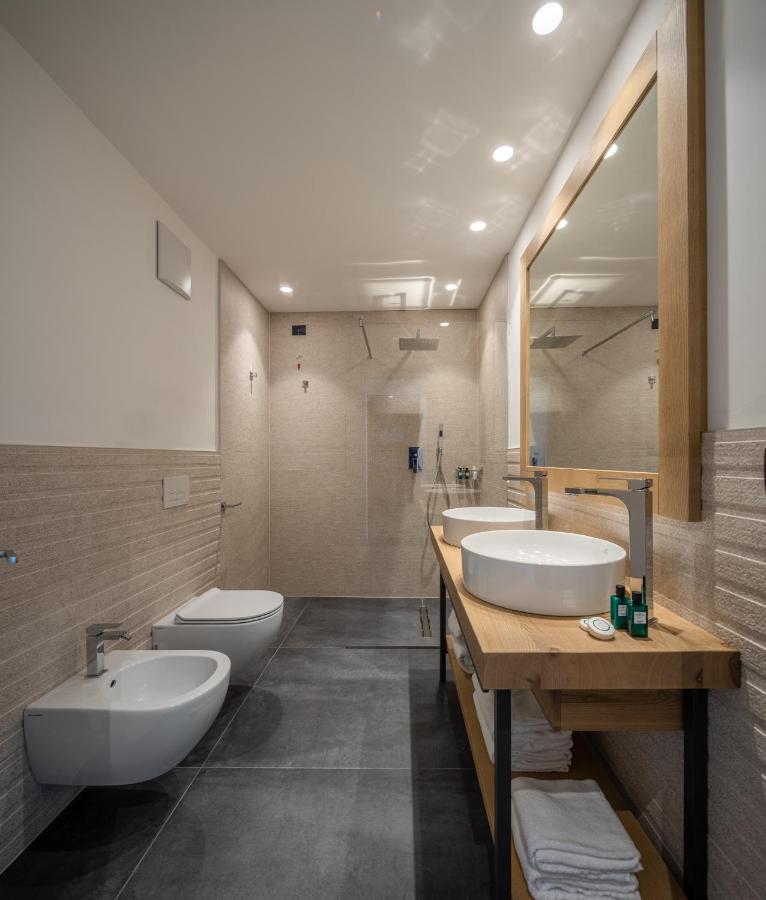 Aris Apartments & Sky Pool - Tonelli Hotels - Adult Friendly 加尔达湖滨 外观 照片