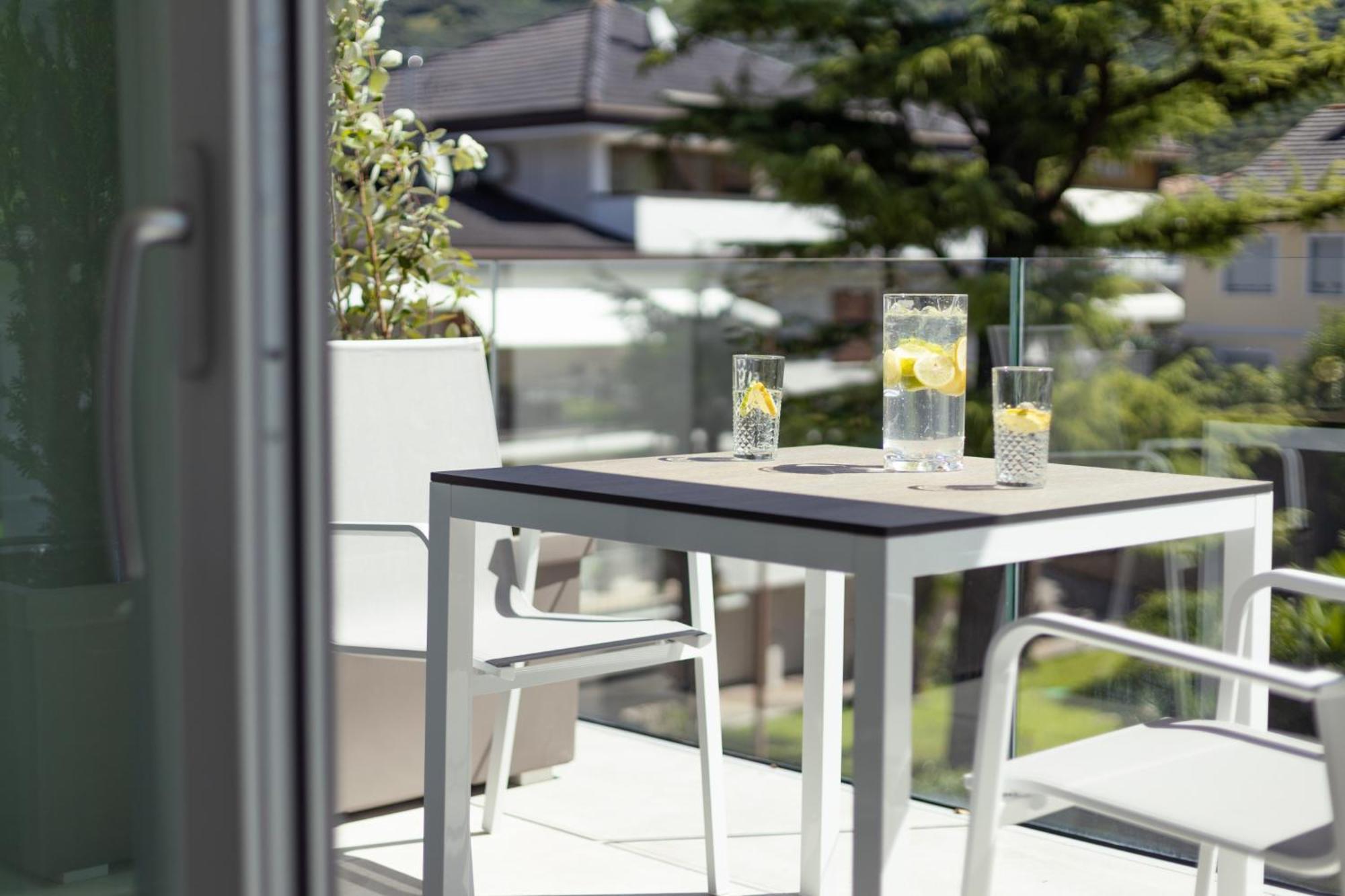Aris Apartments & Sky Pool - Tonelli Hotels - Adult Friendly 加尔达湖滨 外观 照片
