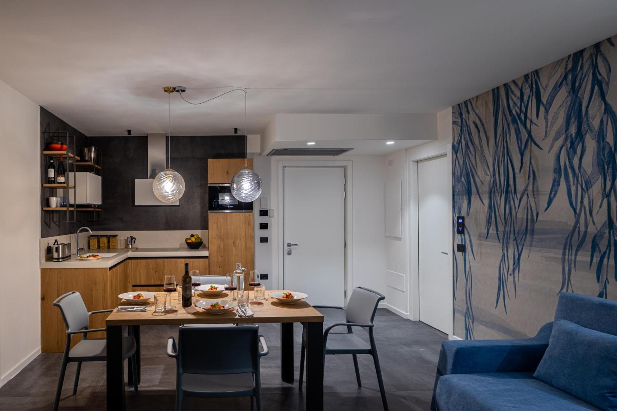 Aris Apartments & Sky Pool - Tonelli Hotels - Adult Friendly 加尔达湖滨 外观 照片