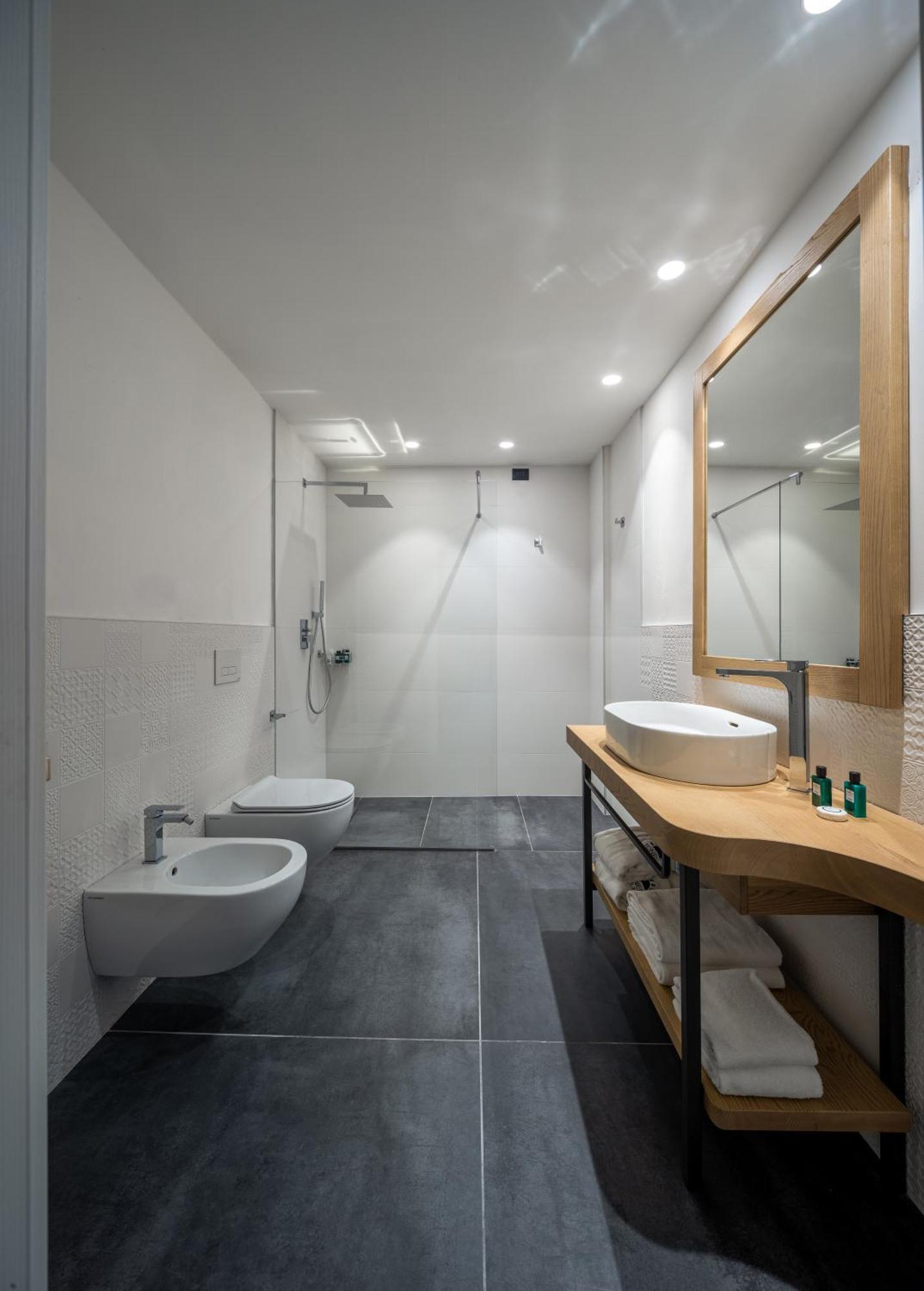 Aris Apartments & Sky Pool - Tonelli Hotels - Adult Friendly 加尔达湖滨 客房 照片